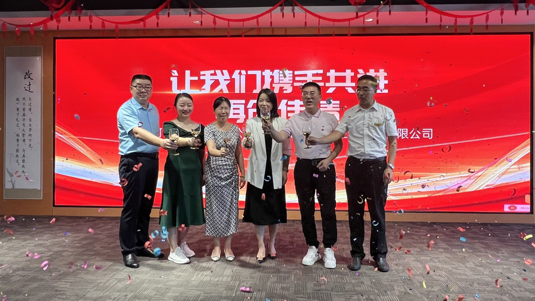 遠(yuǎn)大美業(yè)與珂語(yǔ)品牌簽約儀式圓滿成功，譜寫合作共贏新篇章